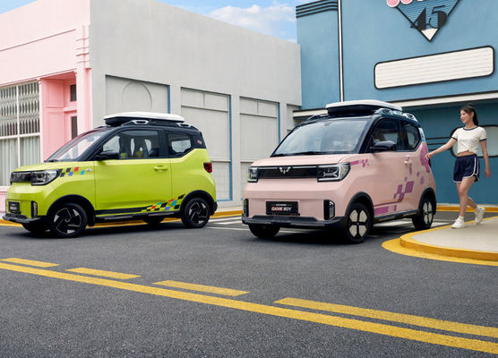 Dimension compacte de mini EV de voitures de 120-170KM de Wuling Ev de la voiture 3 sièges des portes 4