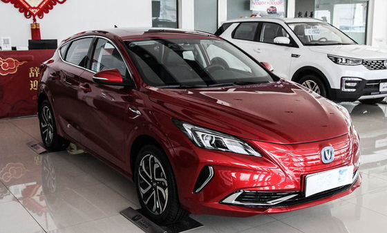 405KM Changan Eado ET cabine confortable de voiture compacte électrique pure de berline