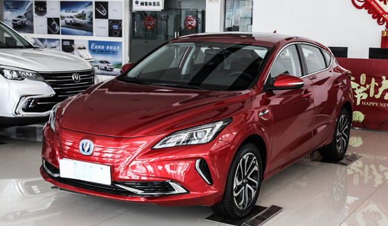 405KM Changan Eado ET cabine confortable de voiture compacte électrique pure de berline
