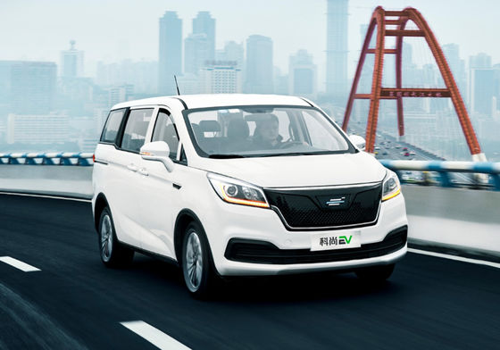 Portes d'Auchan Kochan MPV 5 de voiture électrique de 400KM Changan 7 sièges