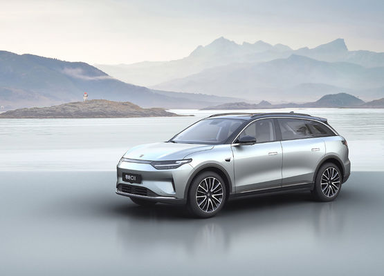 Le saut de 510KM circule en voiture le moteur C11 Suv de saut de voiture électrique 5 portes 5 sièges
