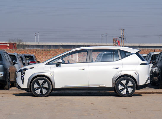 5 portes 5 pose la voiture électrique d'AION AION Y plus le contrat Suv 510-610KM