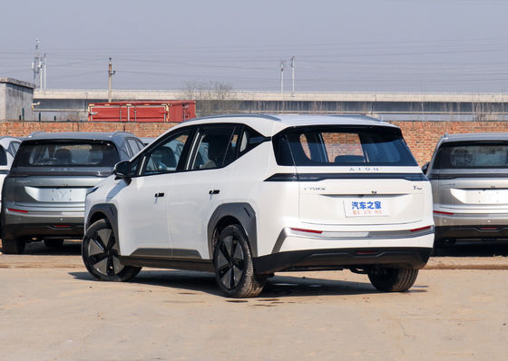 5 portes 5 pose la voiture électrique d'AION AION Y plus le contrat Suv 510-610KM