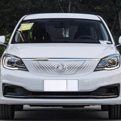 Portes électriques pures de la voiture compacte 4 de 400KM Dongfeng Fengshen E70 5 sièges