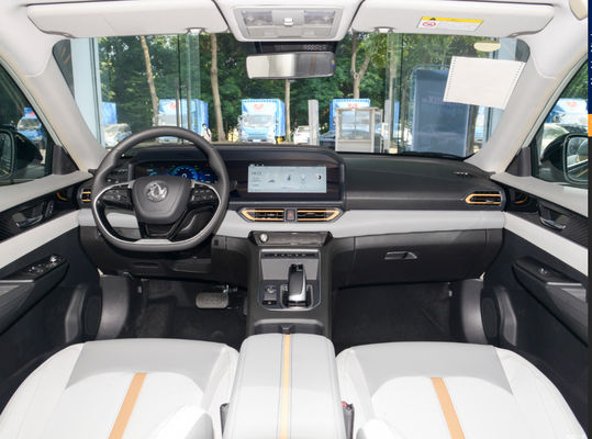 Portes électriques pures de la voiture compacte 4 de 400KM Dongfeng Fengshen E70 5 sièges