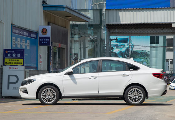 Voitures électriques pures de S60EV Dongfeng Ev 415KM avec 4 portes 5 sièges