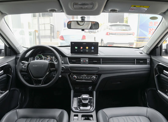 Voitures électriques pures de S60EV Dongfeng Ev 415KM avec 4 portes 5 sièges