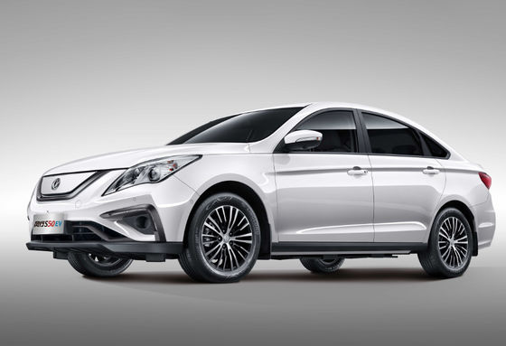 Portes du contrat 4 du véhicule électrique 415KM de moteur de Fengxing S50 Dongfeng 5 sièges