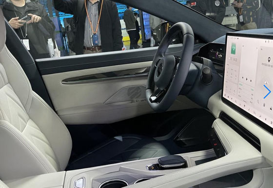 Portes électriques de Geely Suv de voiture électrique de 546-1032KM Zeekr mi grandes 5 5 sièges