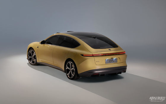Performance de taille moyenne 550-700KM de voitures électriques de NIO Et5 haute 4 portes 5 sièges