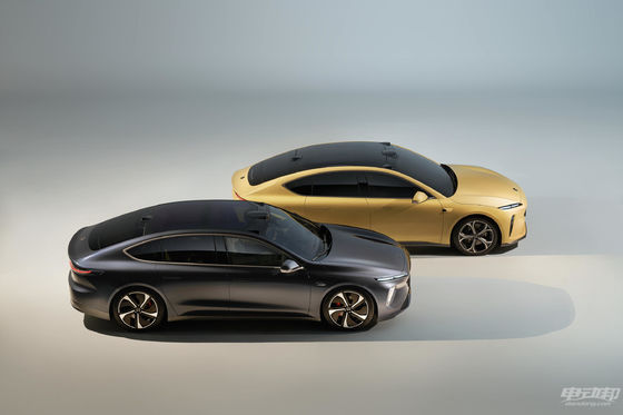 Performance de taille moyenne 550-700KM de voitures électriques de NIO Et5 haute 4 portes 5 sièges