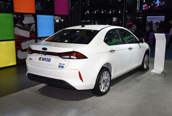 Véhicule électrique automatique de 350-402KM JAC Electric Car Single Motor JAC Iev A50