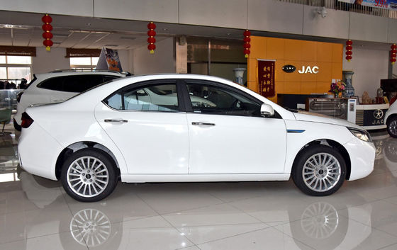 Véhicule électrique automatique de 350-402KM JAC Electric Car Single Motor JAC Iev A50