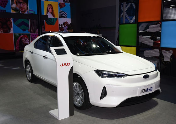 Véhicule électrique automatique de 350-402KM JAC Electric Car Single Motor JAC Iev A50