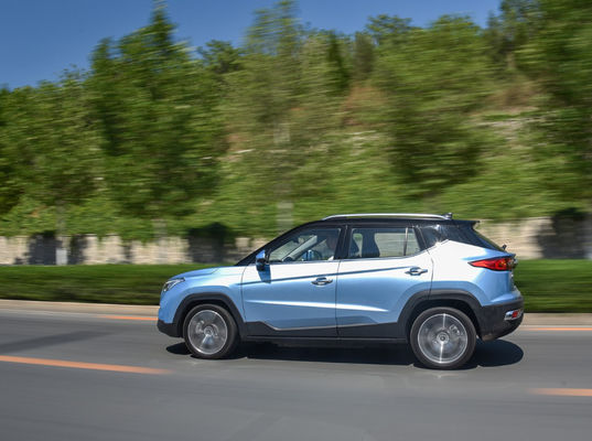 IEVS4 JAC Electric Car 402-470KM long champ d'exercice de 5 sièges des portes 5