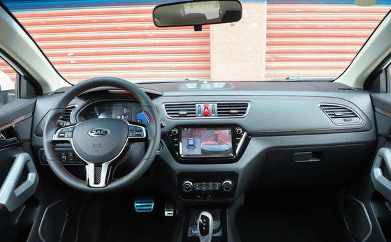 IEV7S JAC Motors Electric Vehicles JAC Ev Car 402KM 5 portes 5 sièges