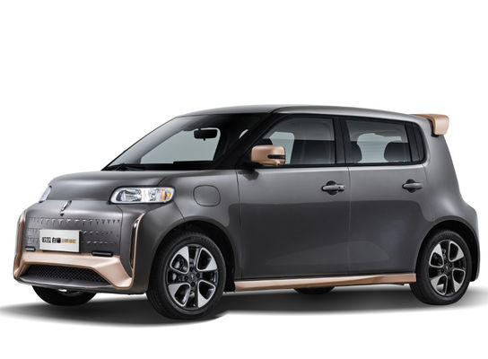Électrique pur blanc d'ORA Cat Great Wall Motor EV 305-401KM avec 5 portes 4 sièges
