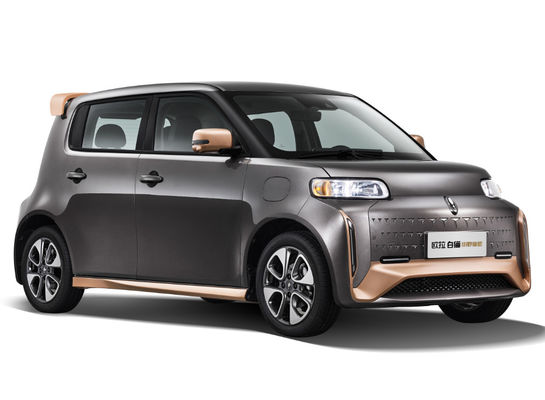 Électrique pur blanc d'ORA Cat Great Wall Motor EV 305-401KM avec 5 portes 4 sièges