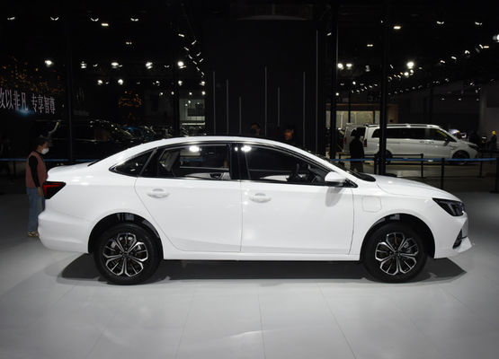 0.5H voiture électrique Roewe I6 max EV 502-605KM de moteur rapide de la charge SAIC