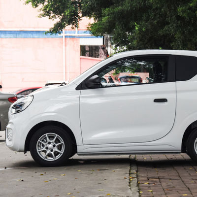 3 portes 4 pose la voiture électrique SAIC Roewe 311KM INTELLIGENTS de moteur de SAIC