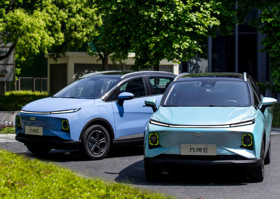 Petites SUV EV voitures de la géométrie E 320-410KM Suv électrique de luxe 60kw
