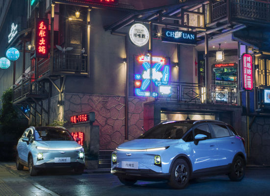 Petites SUV EV voitures de la géométrie E 320-410KM Suv électrique de luxe 60kw