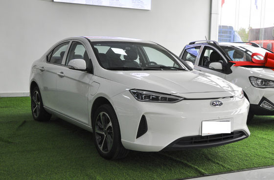 Véhicule électrique automatique 350-402KM de JAC IEVA50 Jianghuai 2020-2021 4 portes 5 sièges