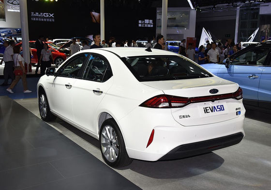 Véhicule électrique automatique 350-402KM de JAC IEVA50 Jianghuai 2020-2021 4 portes 5 sièges