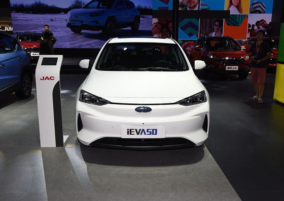 Véhicule électrique automatique 350-402KM de JAC IEVA50 Jianghuai 2020-2021 4 portes 5 sièges