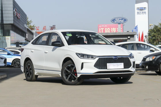 Norme officielle 401KM de voiture électrique de berline d'E3 Byd 4 portes 5 sièges