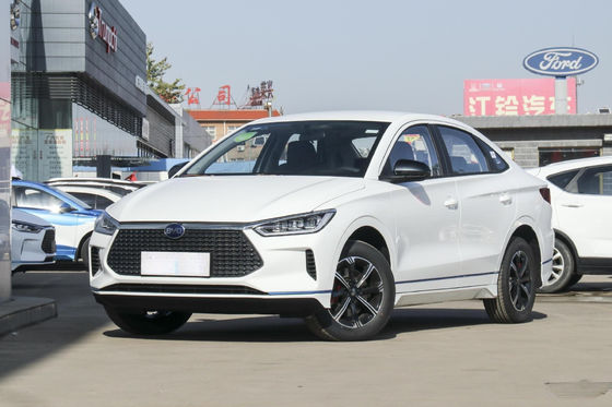 Norme officielle 401KM de voiture électrique de berline d'E3 Byd 4 portes 5 sièges