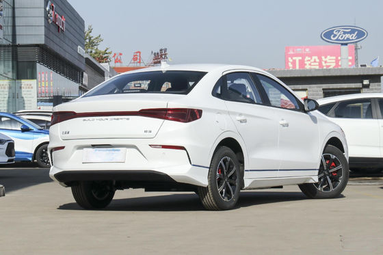 Norme officielle 401KM de voiture électrique de berline d'E3 Byd 4 portes 5 sièges