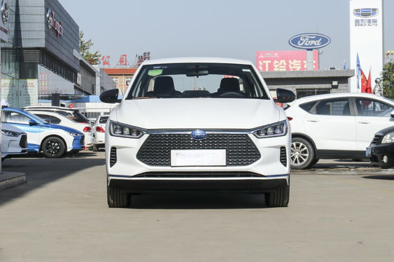 Norme officielle 401KM de voiture électrique de berline d'E3 Byd 4 portes 5 sièges