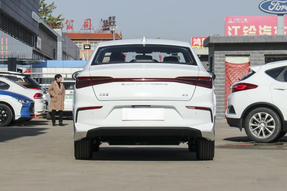 Norme officielle 401KM de voiture électrique de berline d'E3 Byd 4 portes 5 sièges